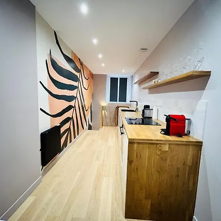 Enghien - New Studio Fully Furnished Apartment