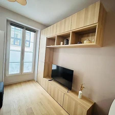 Enghien - New Studio Fully Furnished Apartment