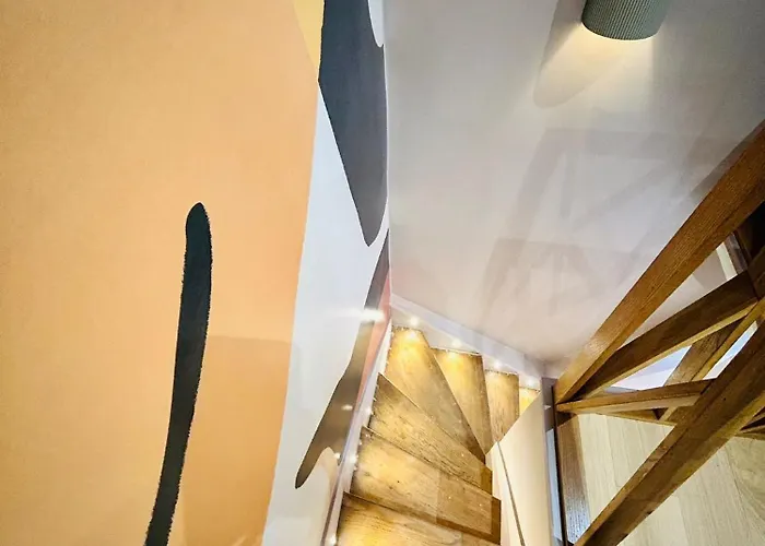 Enghien - New Fully Furnished アパート